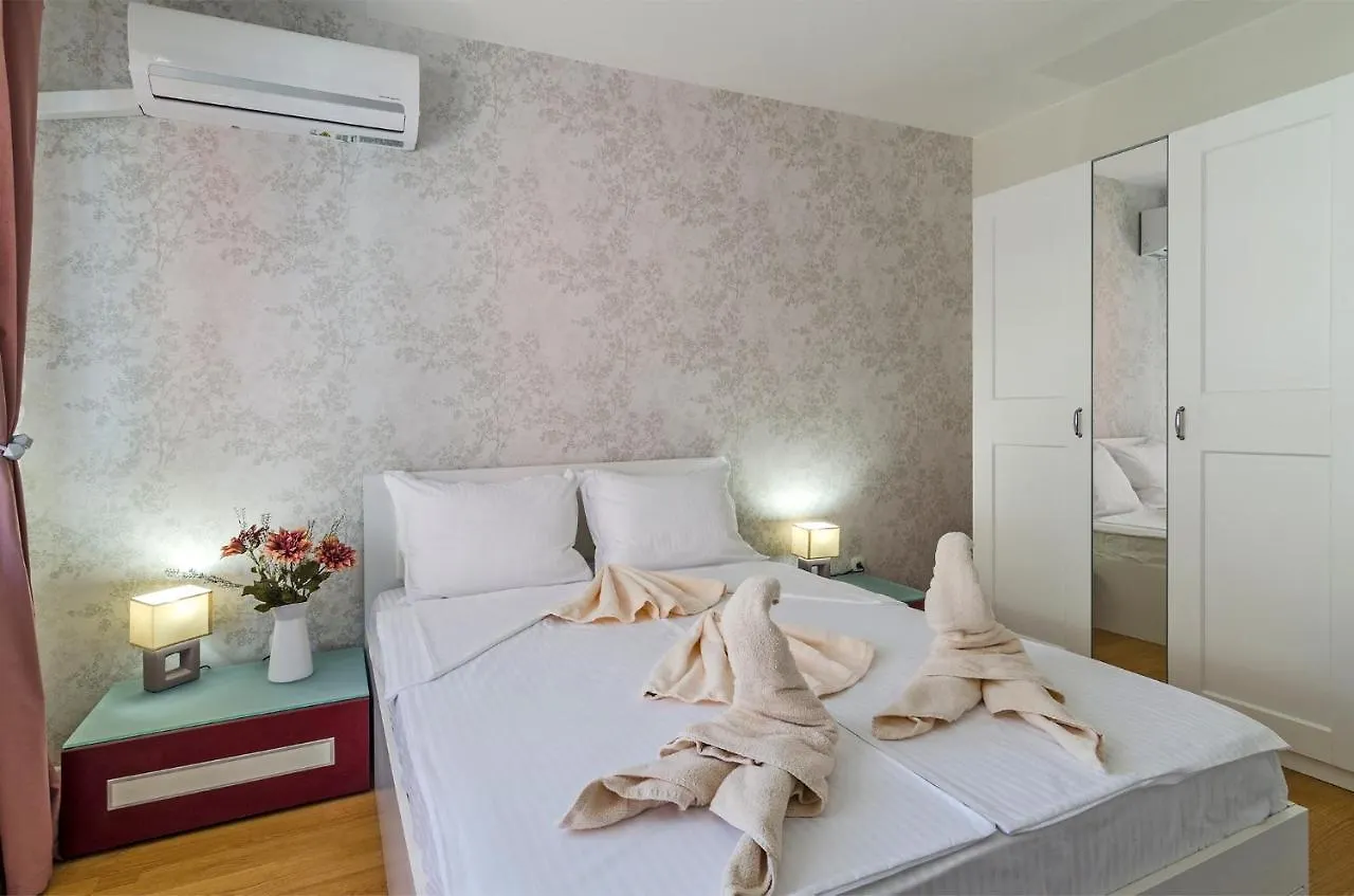 Апартаменти Ивайло / Ivaylo Apartments Burgas