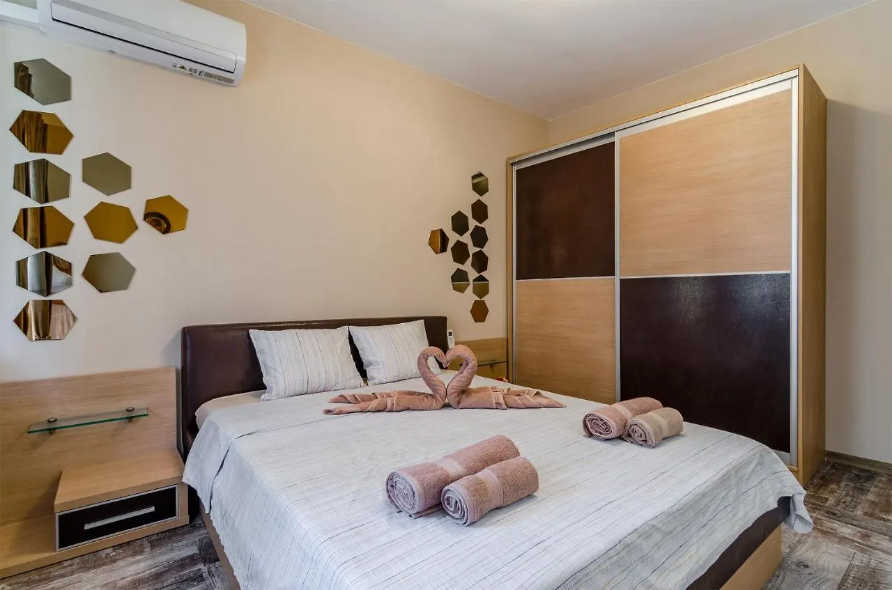 Апартаменти Ивайло / Ivaylo Apartments Burgas Bulgaria