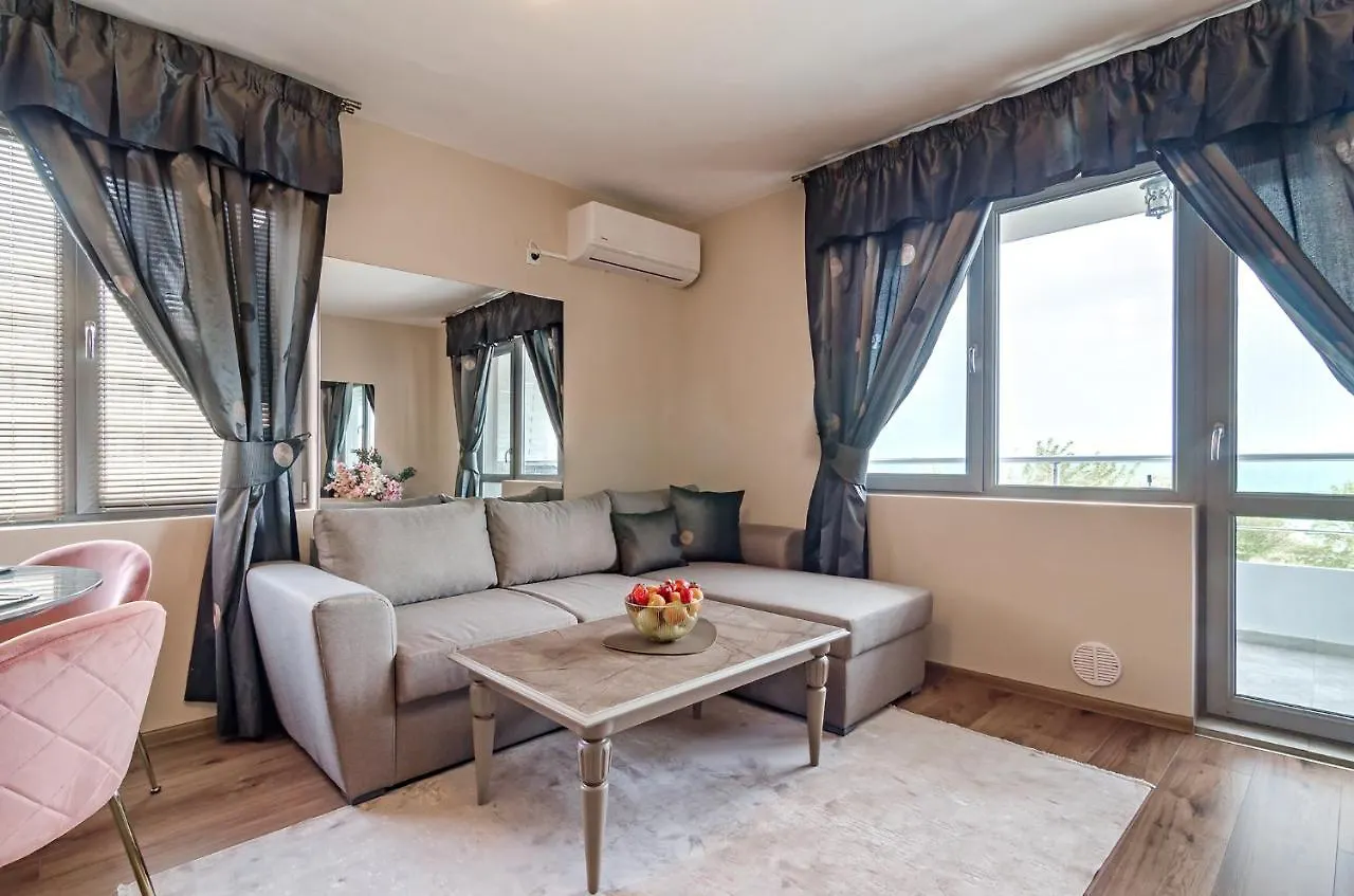 Апартаменти Ивайло / Ivaylo Apartments Burgas
