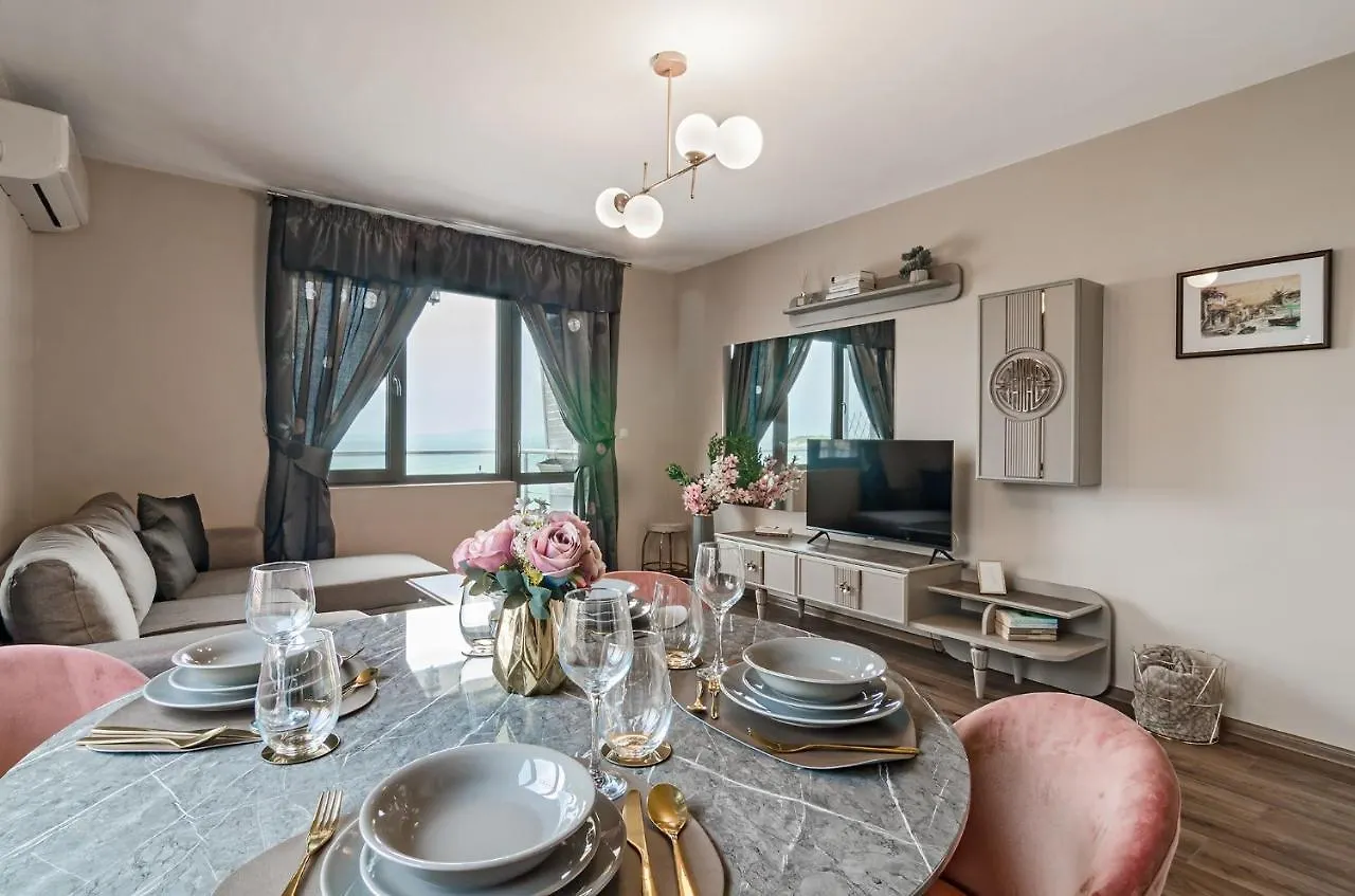 Апартаменти Ивайло / Ivaylo Apartments Burgas